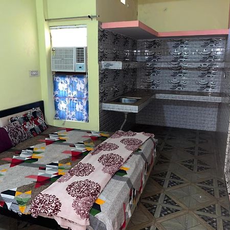 Balaji Homestay Mathura In Vrindavan Экстерьер фото