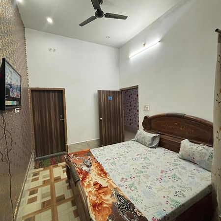 Balaji Homestay Mathura In Vrindavan Экстерьер фото