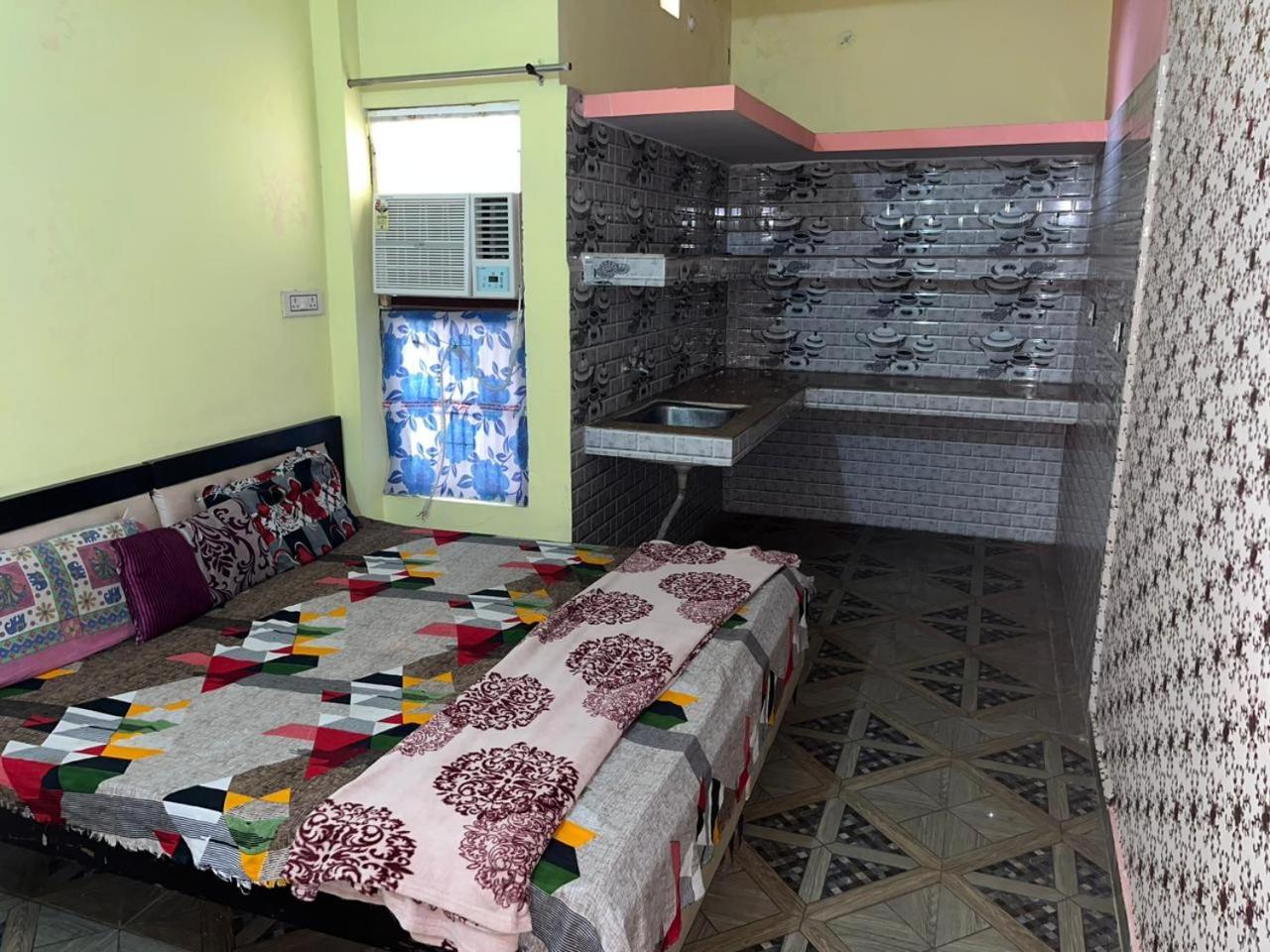 Balaji Homestay Mathura In Vrindavan Экстерьер фото
