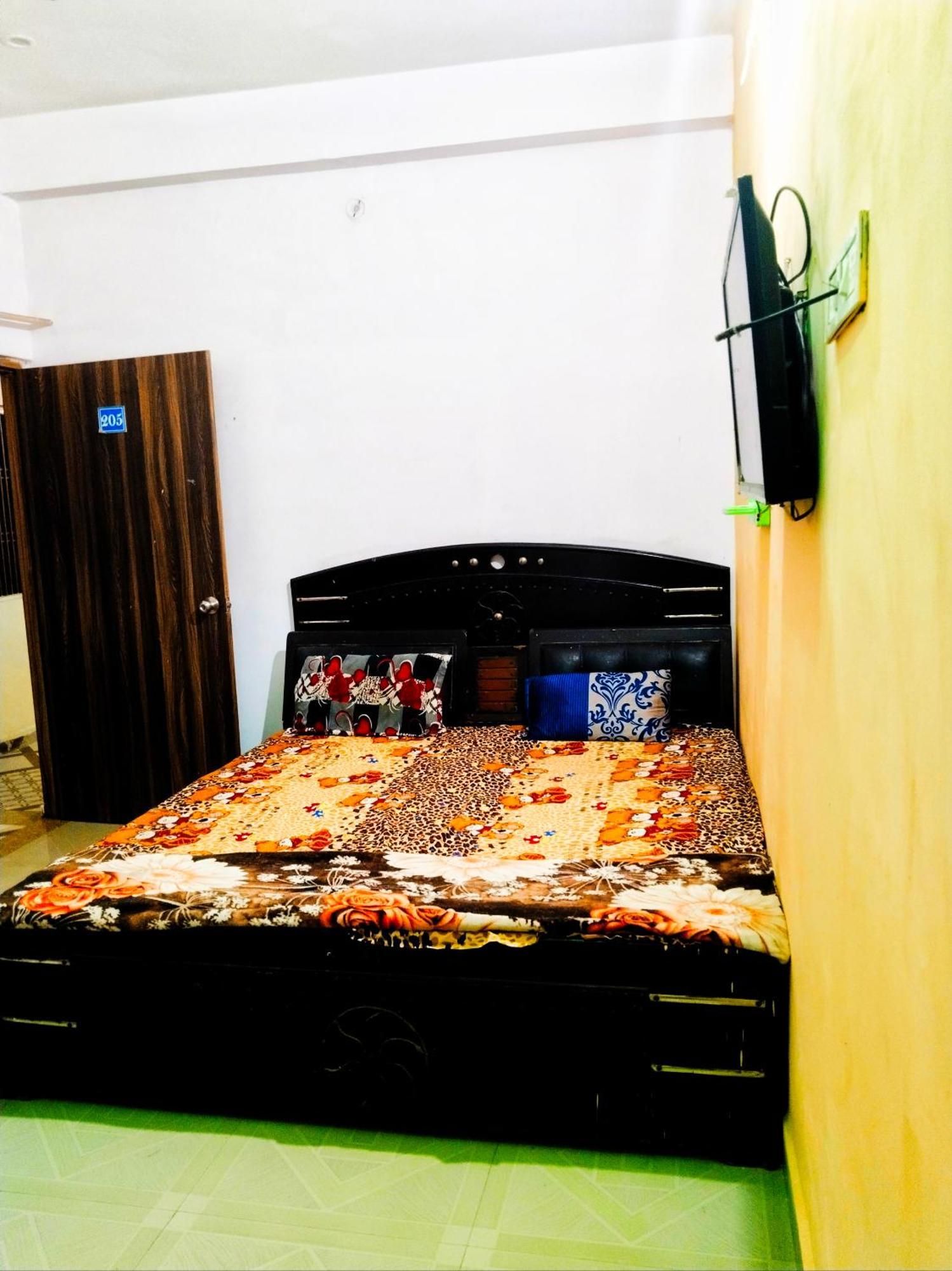 Balaji Homestay Mathura In Vrindavan Экстерьер фото