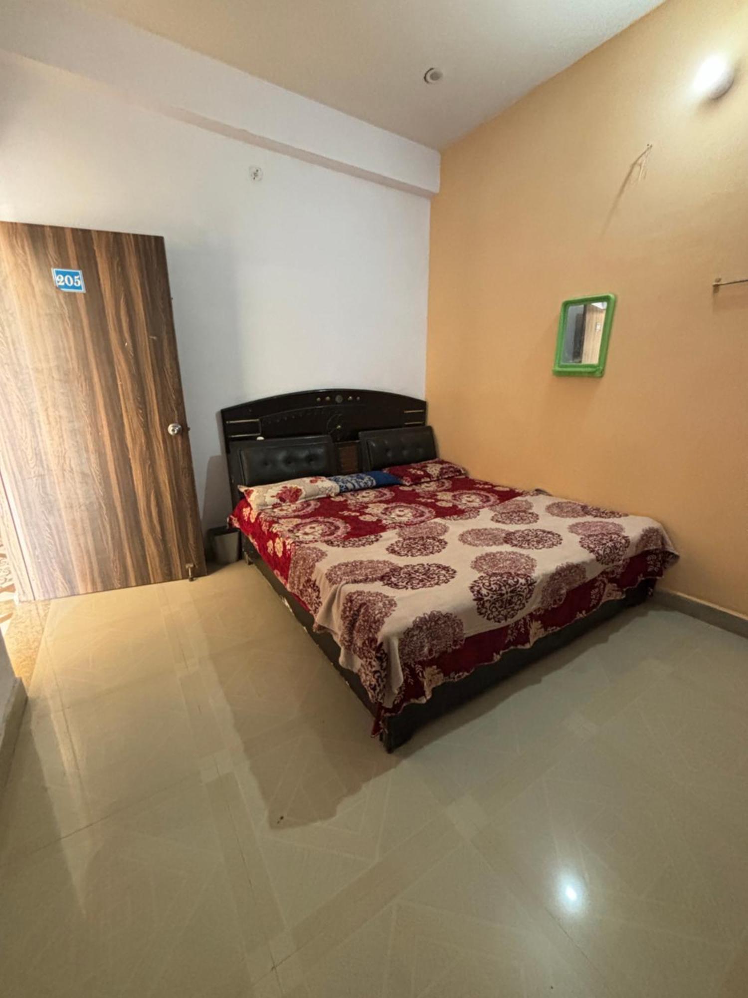 Balaji Homestay Mathura In Vrindavan Экстерьер фото