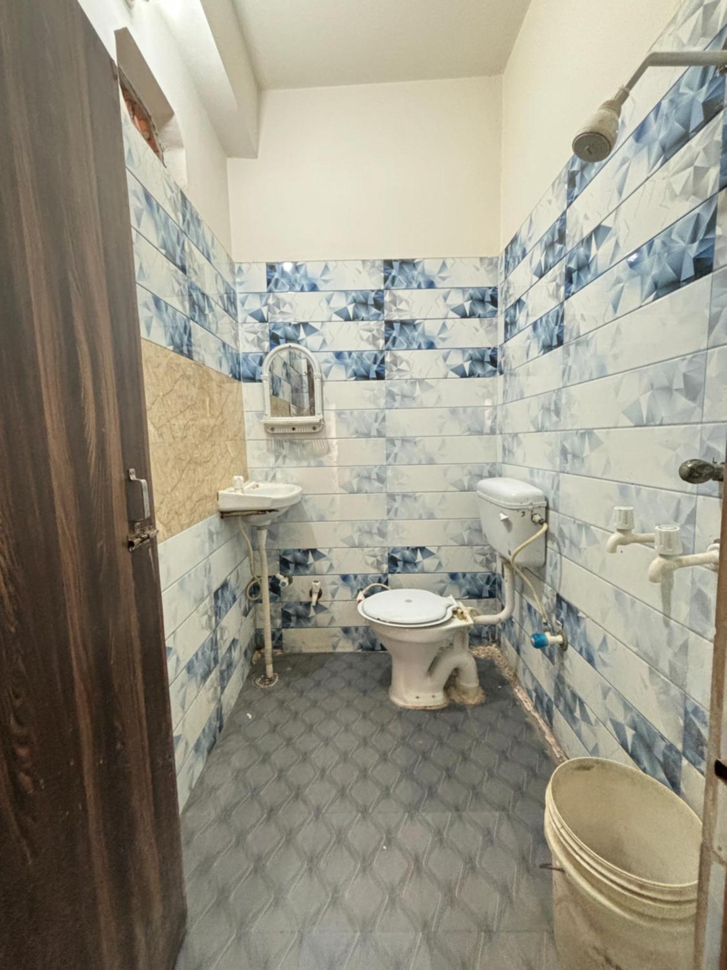 Balaji Homestay Mathura In Vrindavan Экстерьер фото