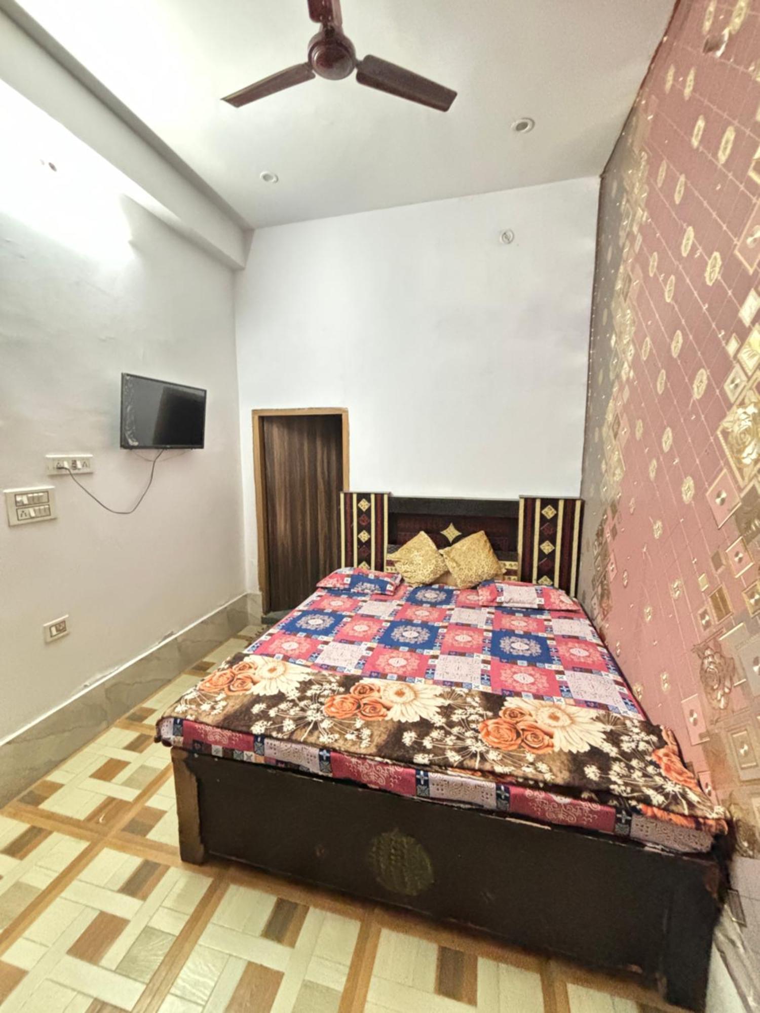 Balaji Homestay Mathura In Vrindavan Экстерьер фото